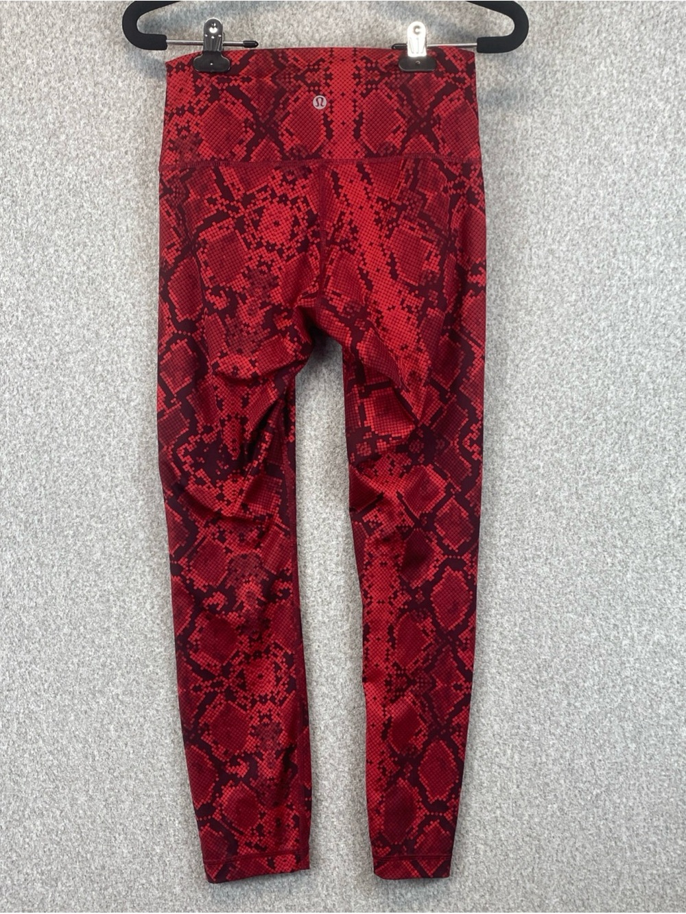 Lululemon Pants Womens 6 Red Snake Print High Rise Inseam 25” Leggings Yoga - Picture 7 of 8